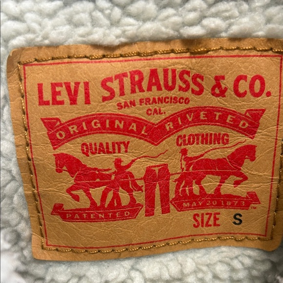 Mens size small Levi's Sherpa Lined Denim Jacket - Picture 4 of 9